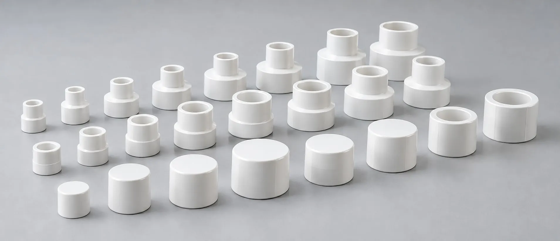 Tapones y reducciones de PVC blanco de varias medidas